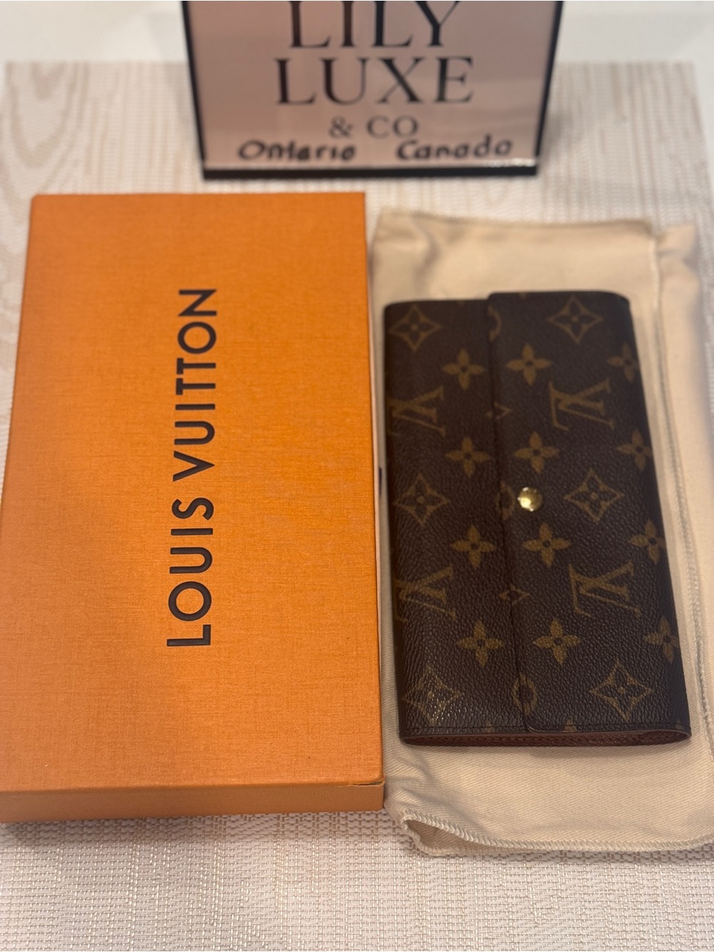 Louis Vuitton Monogram Sarah Wallet